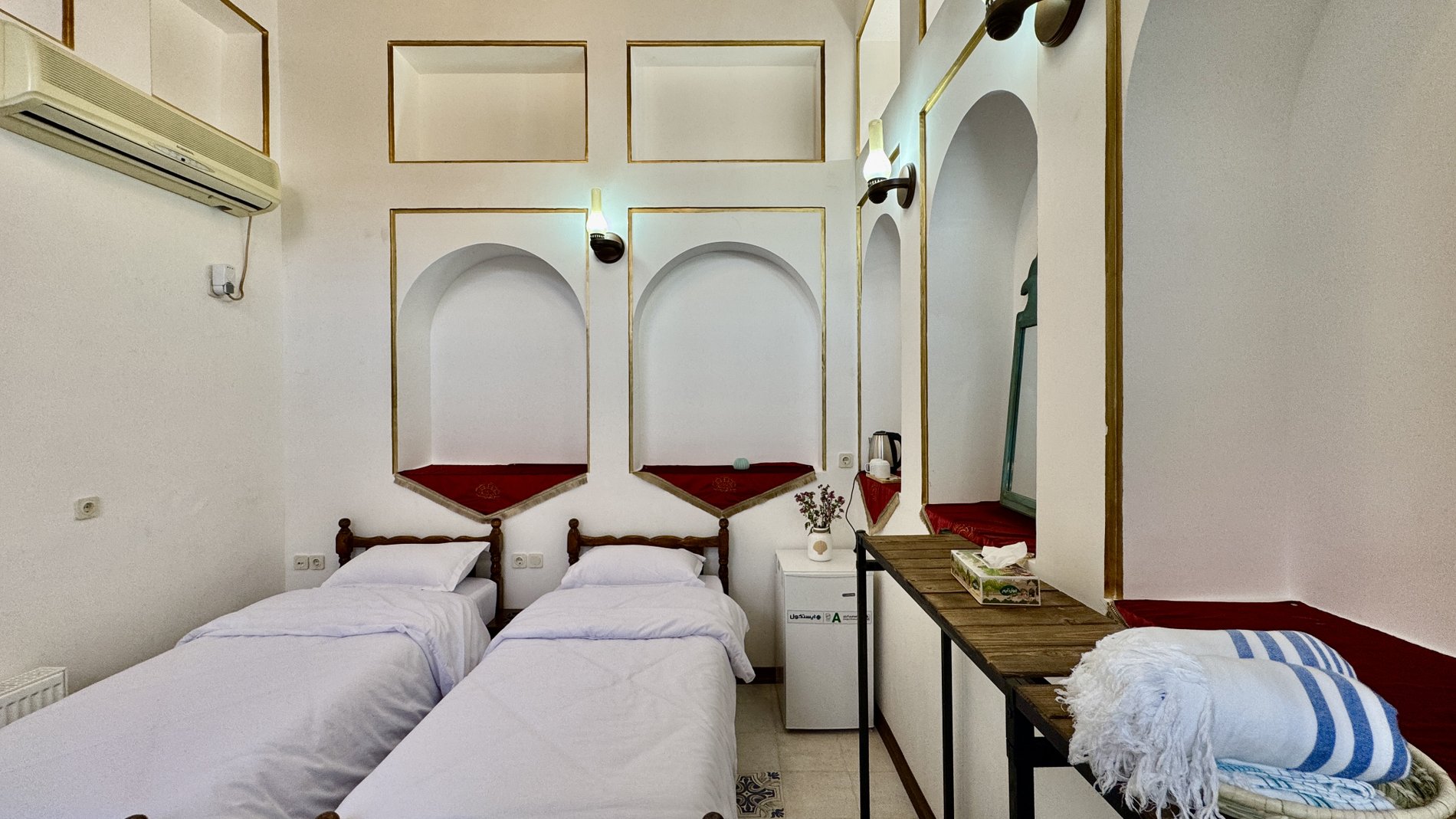 اقامتگاه سنتی سرهنگ - واحد دوتخته شناشیر