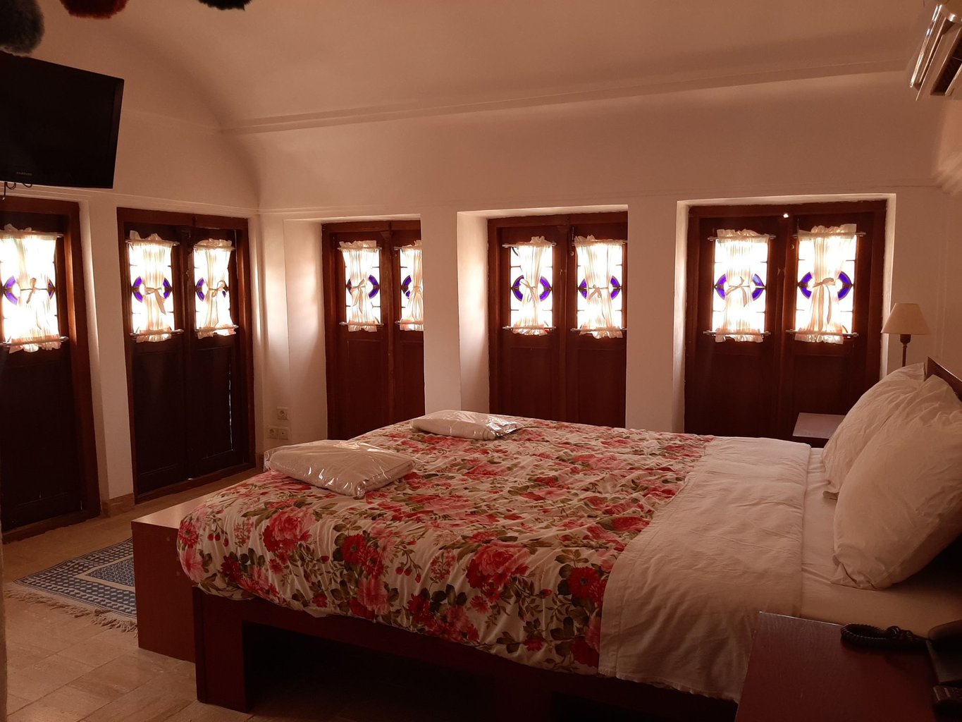 بومگردی خانه سه نیک - واحد گیو