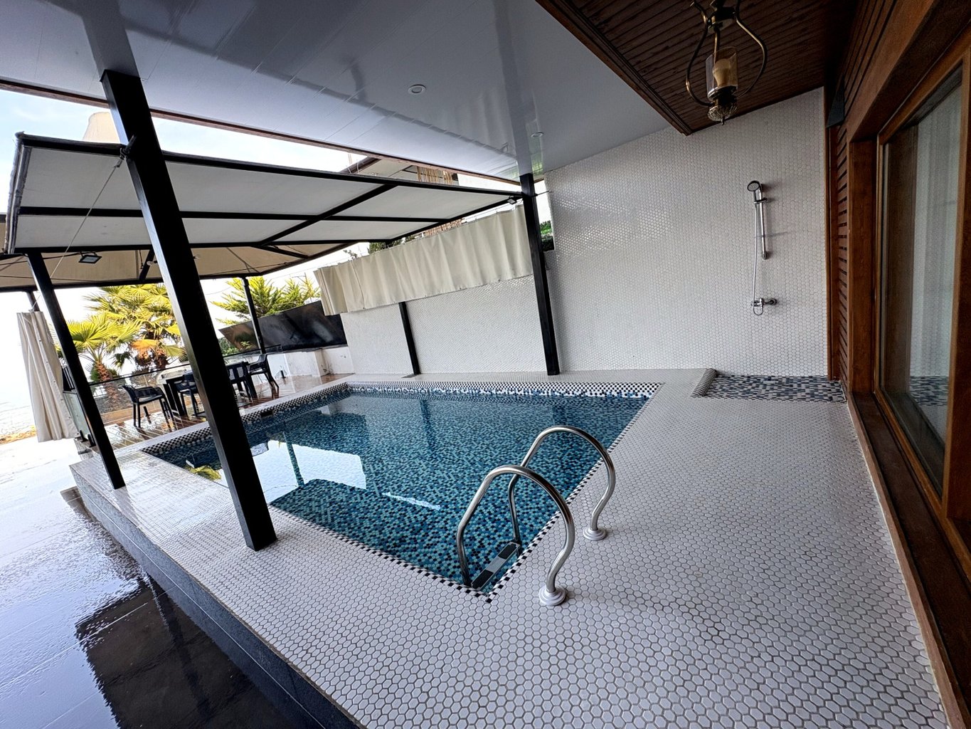 ویلا دوخوابه ساحلی استخردار آبگرم کپورچال