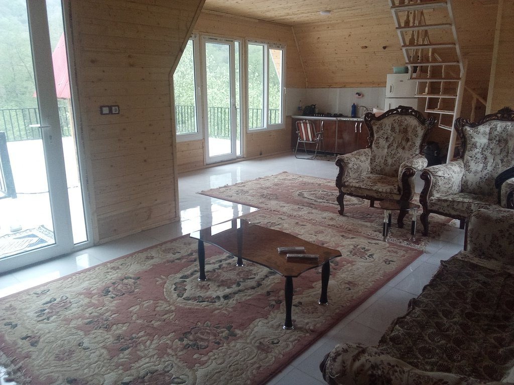 کلبه دو خوابه چوبی جنگلی گرتا