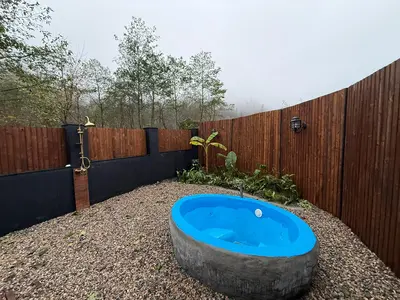 کلبه يک خوابه جكوزی دار گردشگری لفور