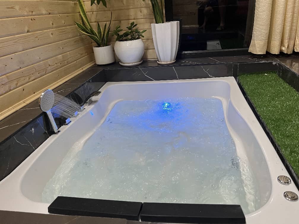 ویلا دوخوابه جنگلی سوئیسی دوبلکس جکوزی دار فرید