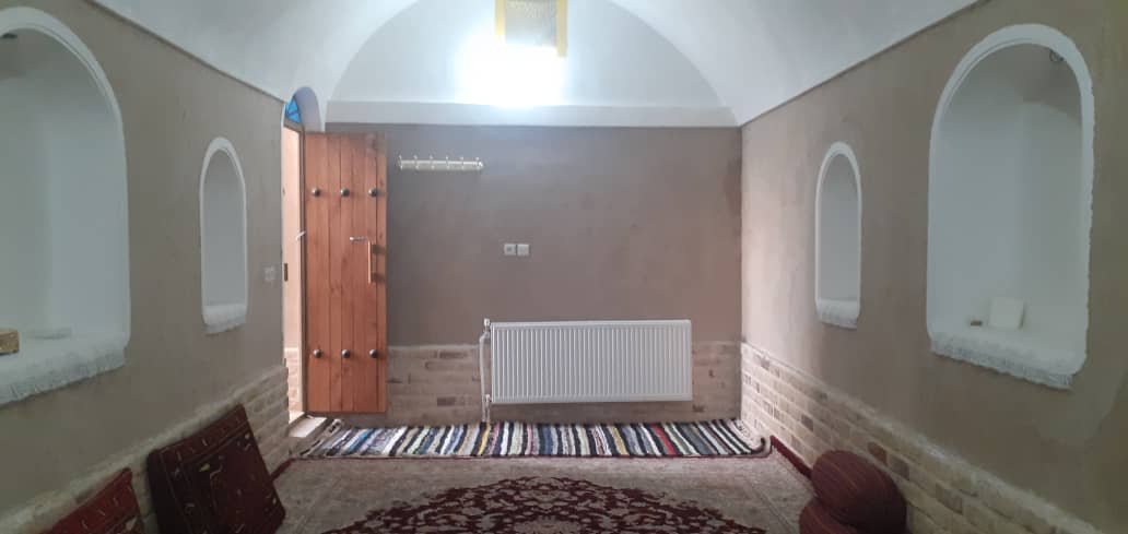 بوم گردی عمارت راجی - واحد پستو