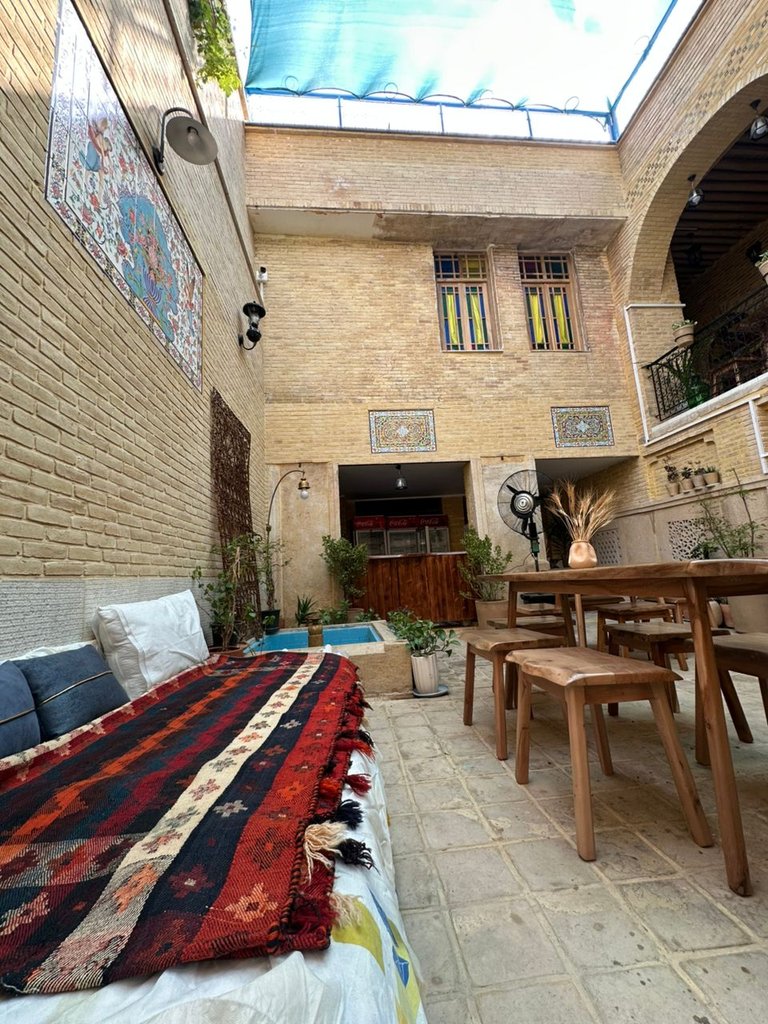 اقامتگاه سنتی سلطانِ بانو - ماهرخ بانو