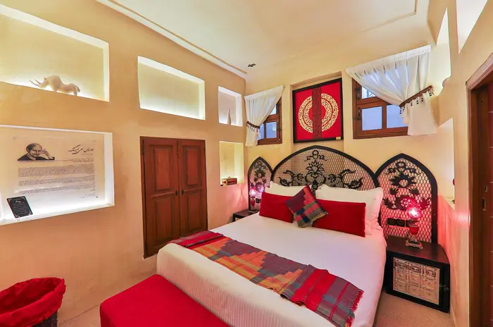 اقامتگاه سنتی صارم الدوله ونوشک - واحد گل سرخی