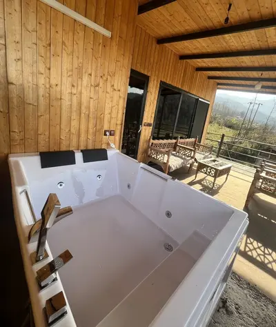 کلبه دوخوابه جکوزی دار نسا