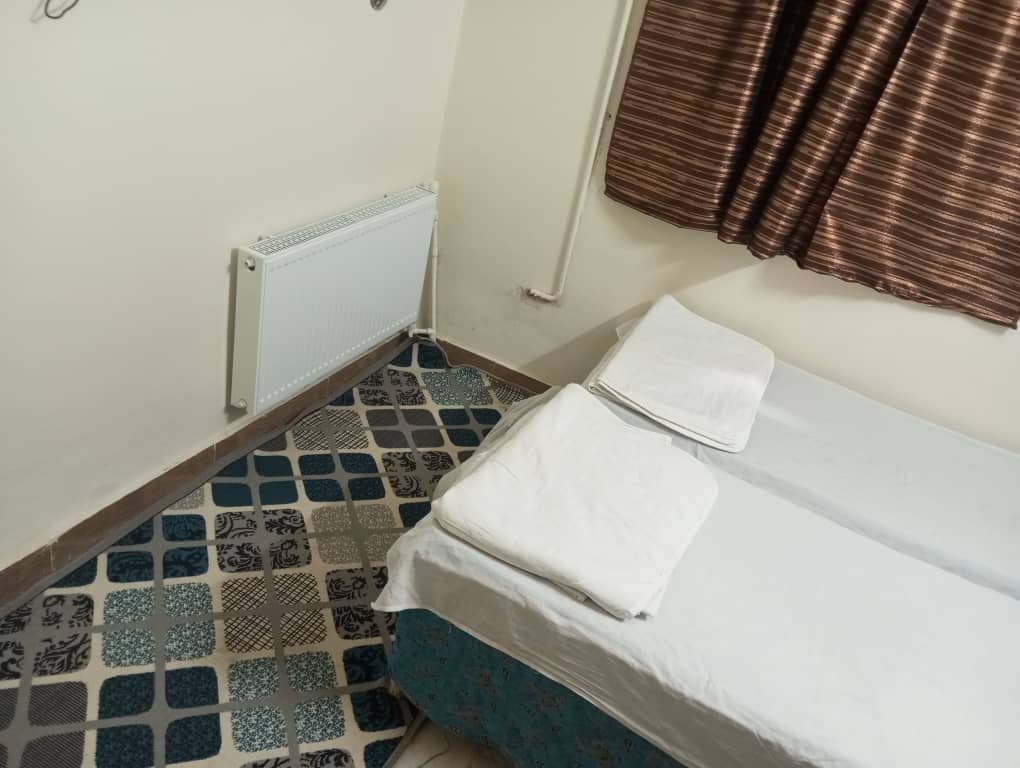 مسافرخانه رضوی فرد واحد دوتخته