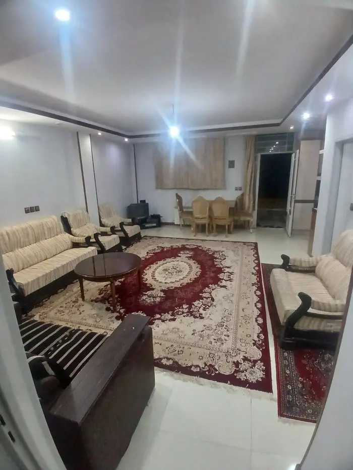 آپارتمان یک خوابه نصف جهان همکف فوژان