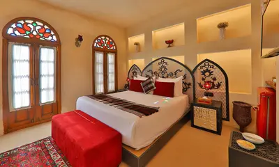 اقامتگاه سنتی صارم الدوله ونوشک - واحد عنابی