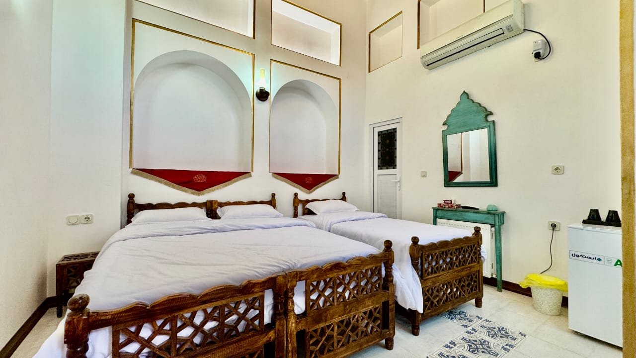 اقامتگاه سنتی سرهنگ - واحد سه تخته طارمه