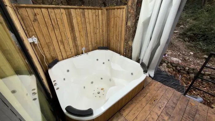 کلبه ایران بانو - واحد پاروت