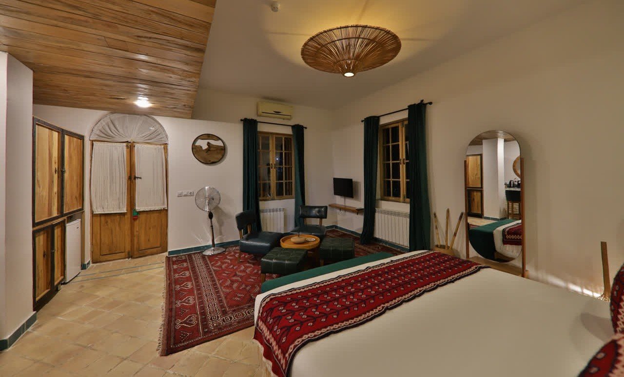 بوم گردی ونوشک 1 - واحد مانل