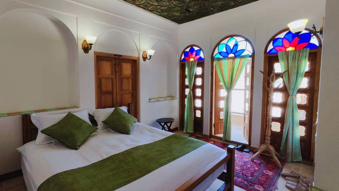 بومگردی عمارت تاریخی دلگشا - ایوان