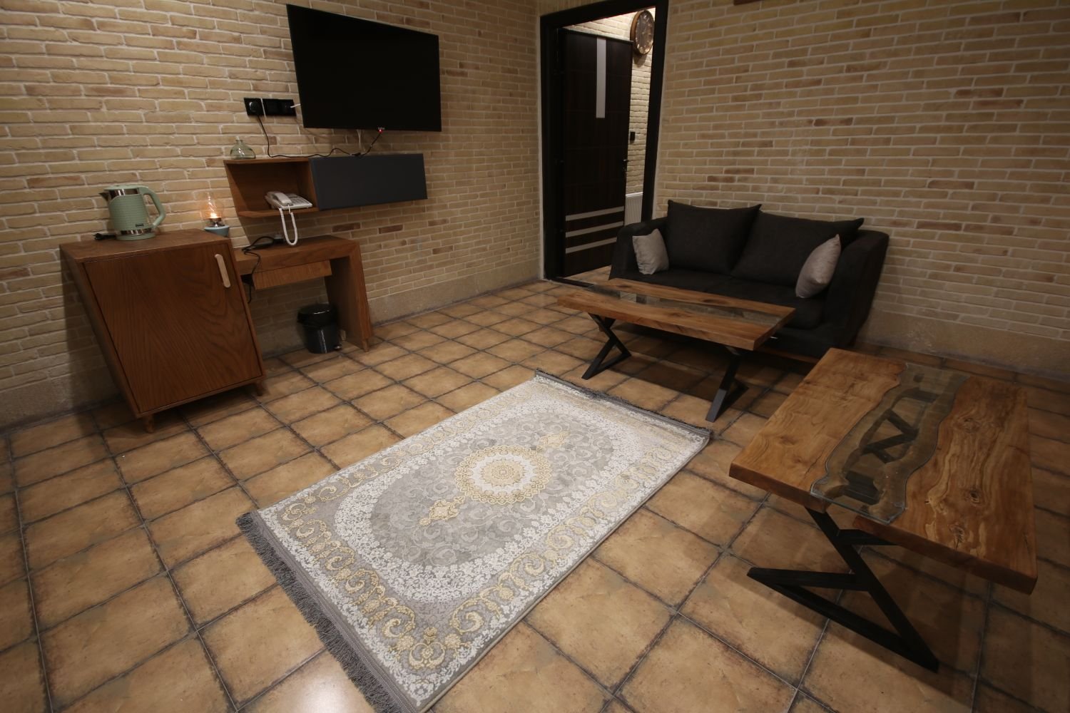 اقامتگاه سنتی هفت دری - واحد پری دخت 208