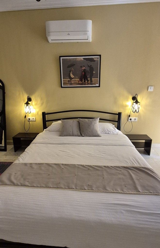 هاستل گُدار - واحد روح انگیز