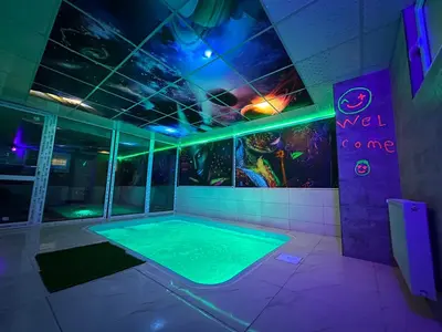 آپارتمان دوخوابه استخردار آبگرم بام زعفرانیه 1