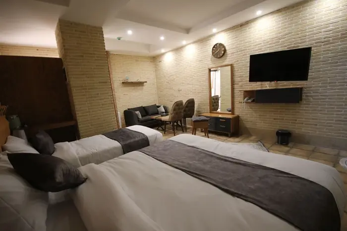 اقامتگاه سنتی هفت دری - واحد آذر دخت 207