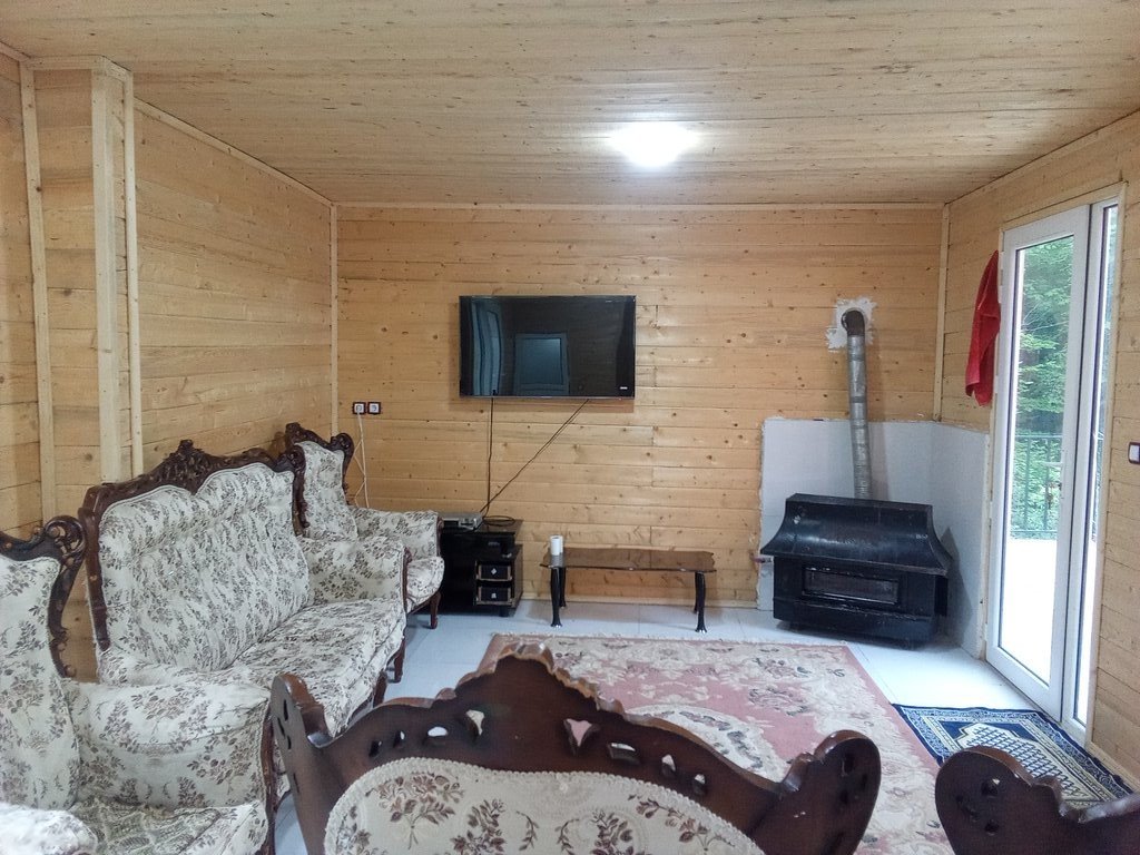 کلبه دو خوابه چوبی جنگلی گرتا