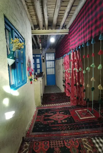 بومگردی فلت واران