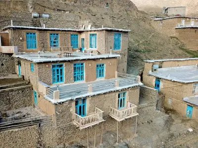 بومگردی فلت واران