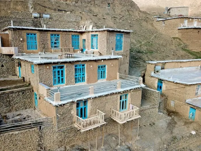 بوم گردی فلت واران