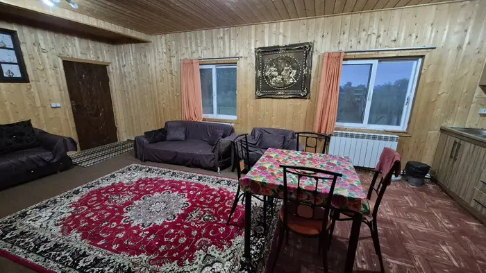 کلبه دوخوابه چوبی مهرگان