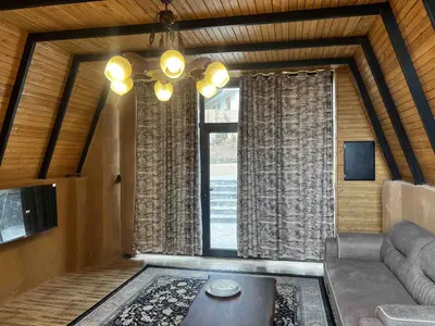 کلبه یک خوابه کهنه ده