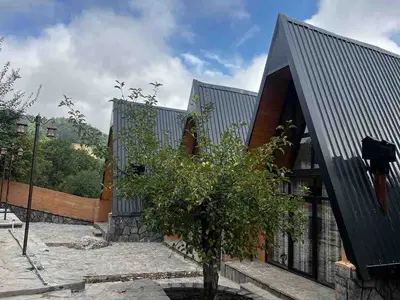 کلبه یک خوابه کهنه ده