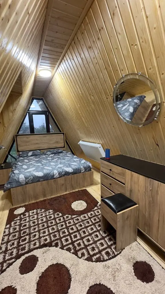 کلبه دوخوابه سوئیسی تتل