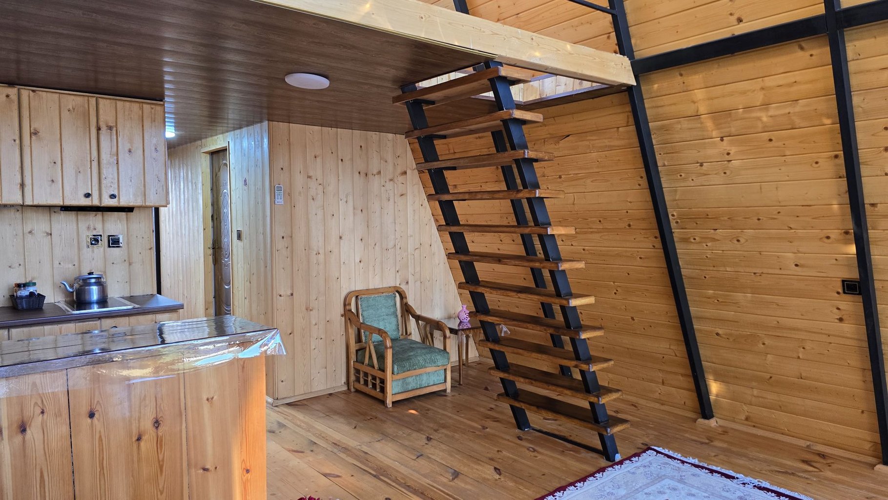 کلبه یک خوابه سوئیسی شهاب