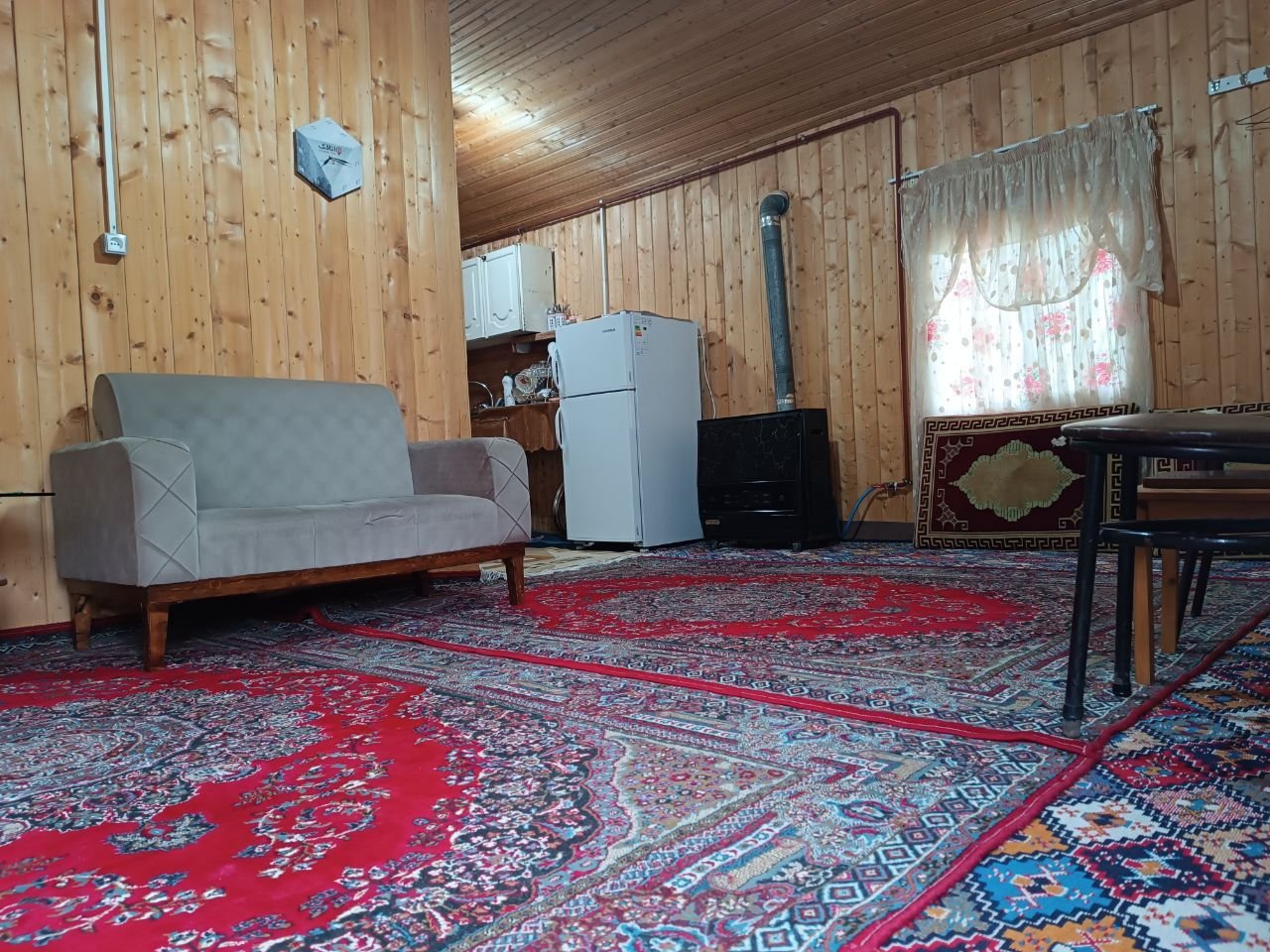 یک خوابه چوبی خوروم