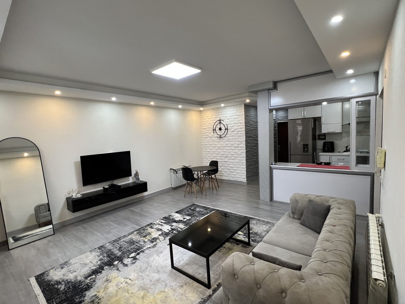 آپارتمان دوخوابه دیلمان واحد 6 - پذیرایی