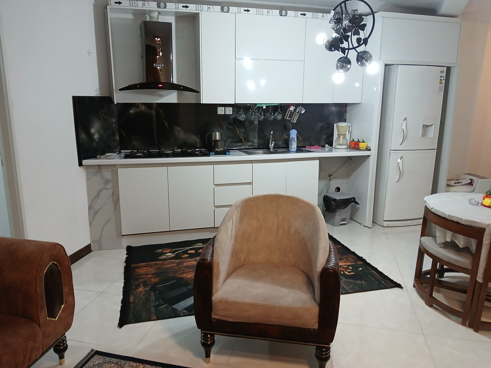 آپارتمان یک خوابه رز قرمز شهر زیبا