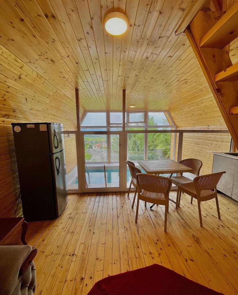 یک خوابه استخردار آبگرم سوئیسی لمپا ۲