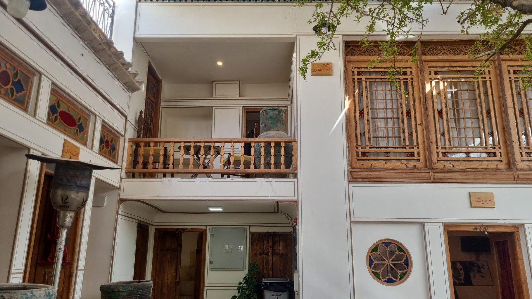 خانه بهشتیان - واحد گل پونه