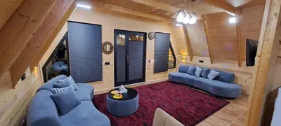 کلبه یک خوابه جنگلی سوئیسی جکوزی دار وینا