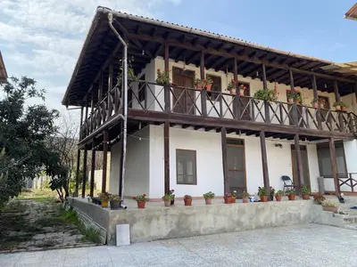 کلبه اقامتگاه پایین زرندین