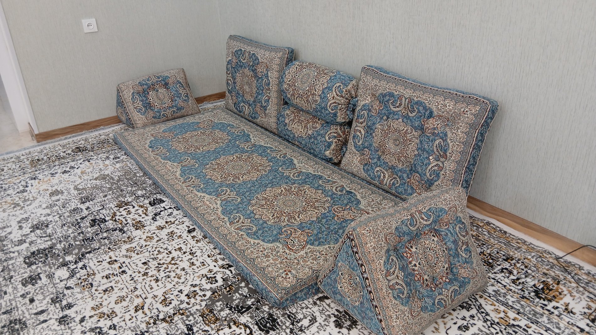 مسافرخانه گوهرشاد - واحد 600