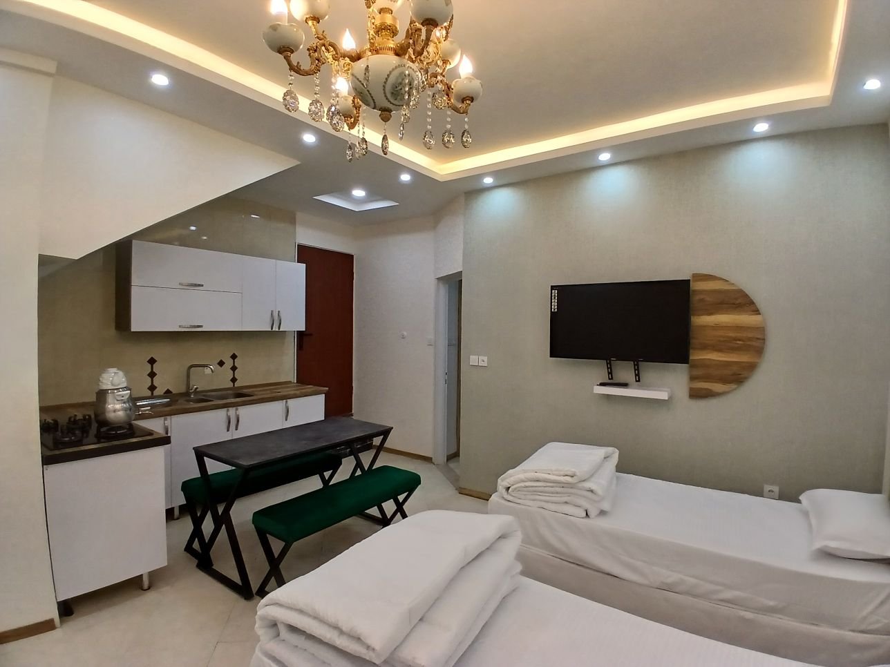 مجتمع اقامتی گوهرشاد - واحد ۱۰۰