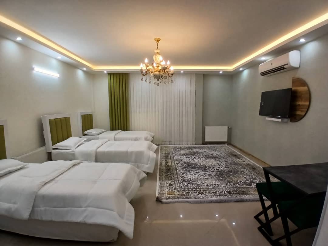 مسافرخانه گوهرشاد - واحد 402