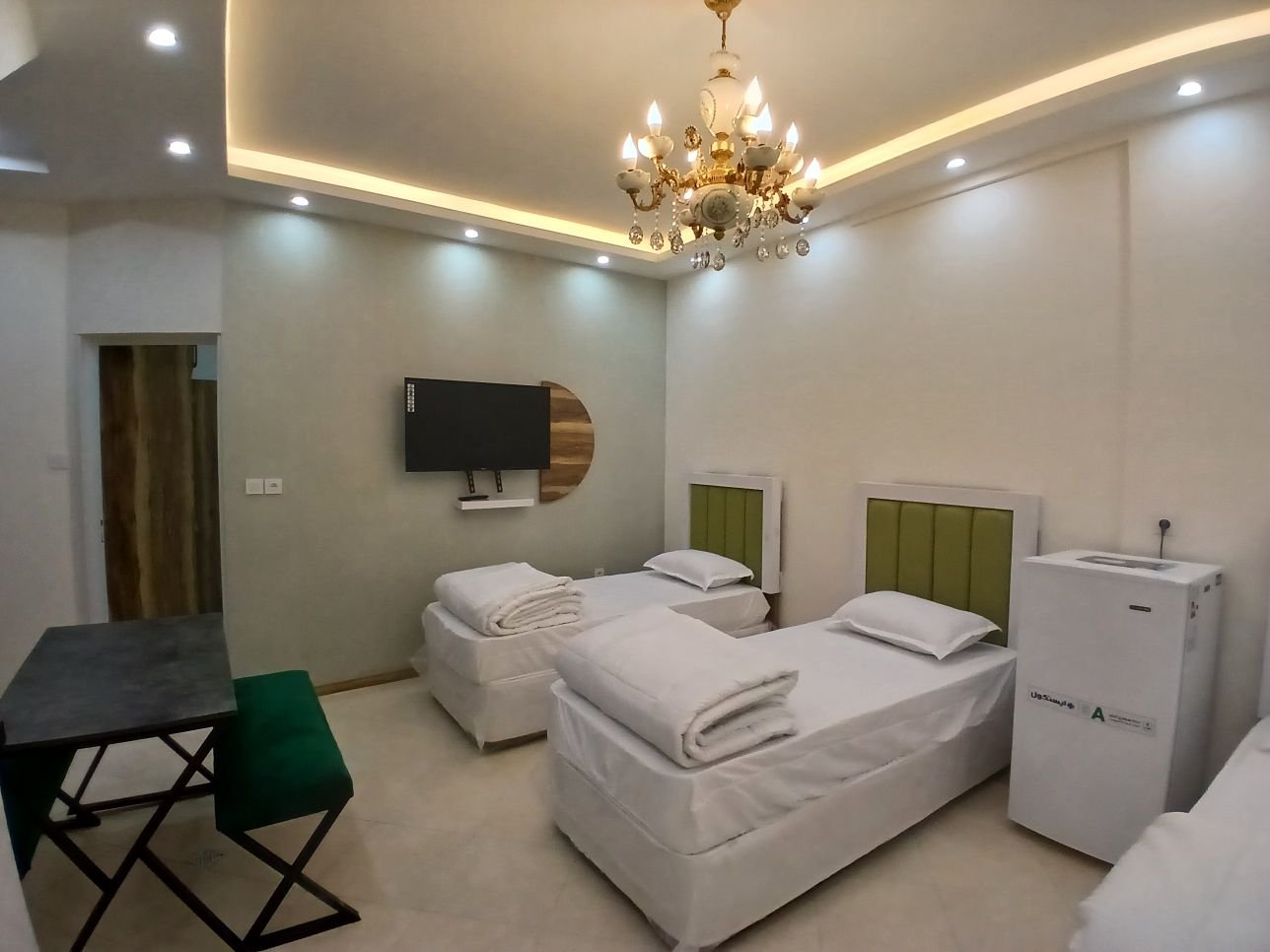 مجتمع اقامتی گوهرشاد - واحد ۱۰۰