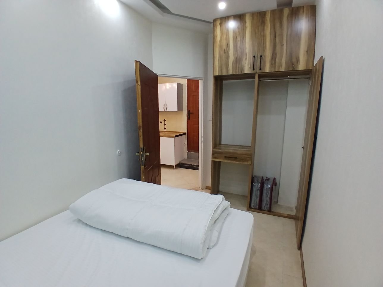 مجتمع اقامتی گوهرشاد - واحد ۱۰۰