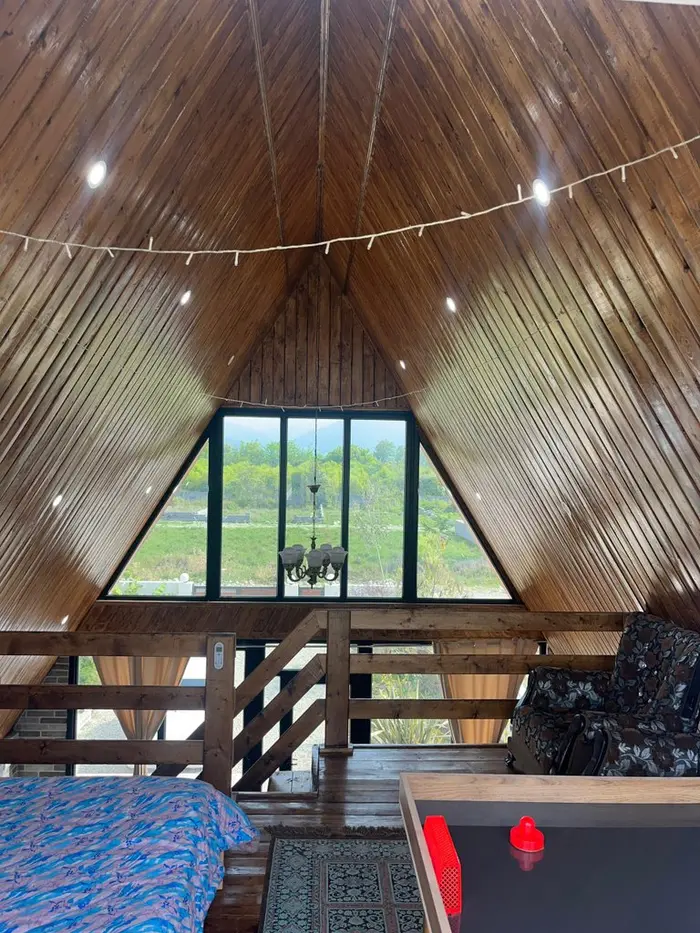 کلبه دوخوابه سوئیسی رویال