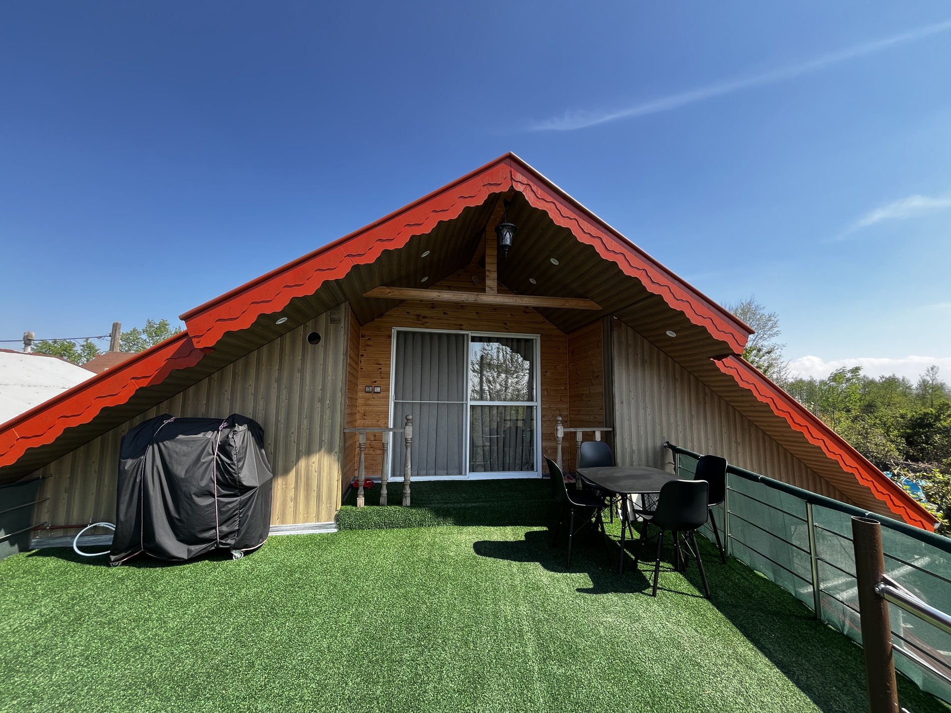 کلبه یک خوابه سوئیسی صدرا