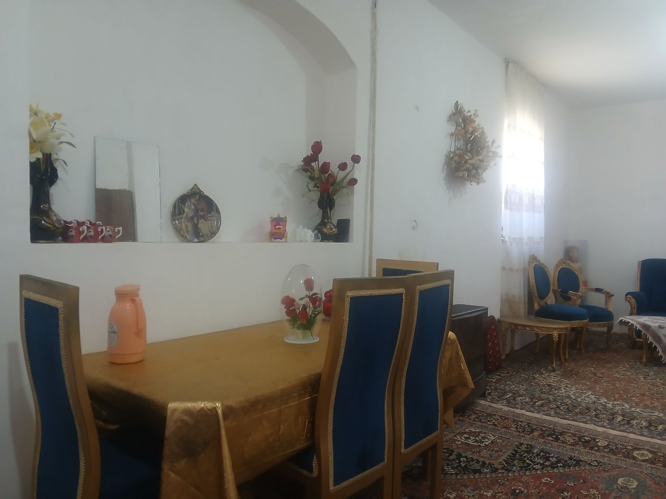بوم گردی آریان - واحد کلیدر - میز نهار خوری 