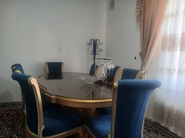 بوم گردی آریان - واحد مارال - میز 8 نفره نهار خوری با احتساب مهمان مازاد 