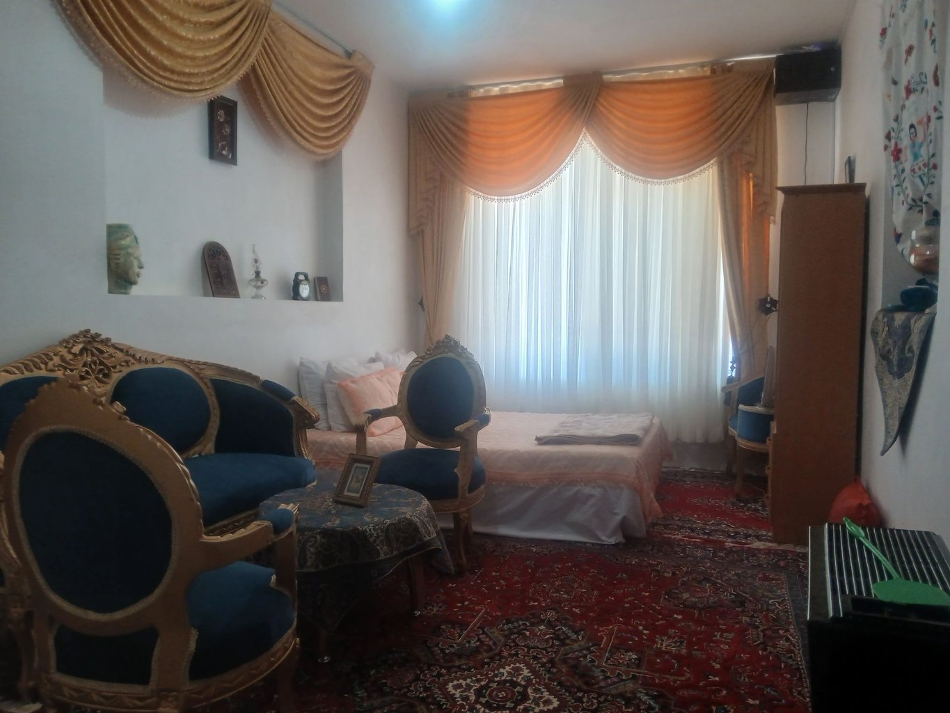 بوم گردی آریان - واحد قره آت - فضای عمومی اتاق