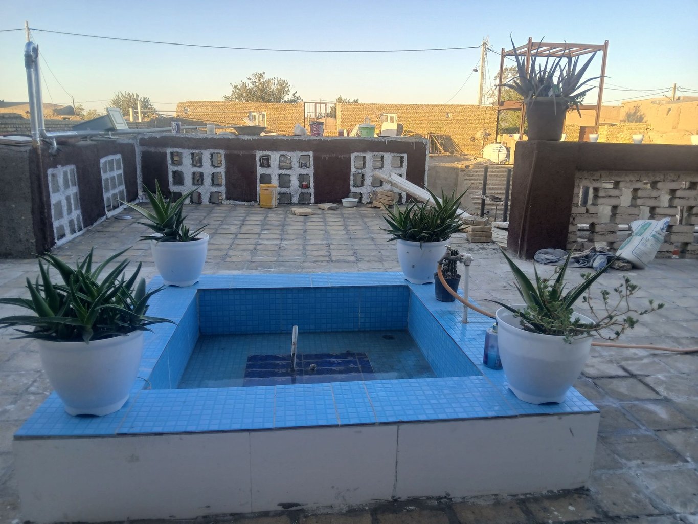 بوم گردی آریان - واحد کلیدر - نمای رو به حیاط 