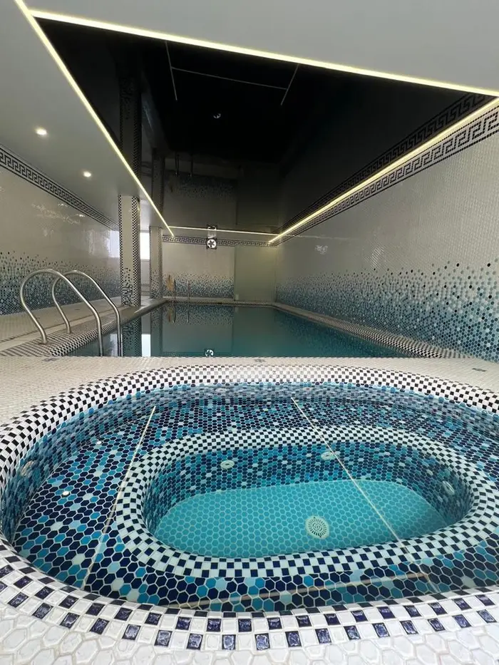 ویلا چهارخوابه تریپلکس استخردار زیران زاده