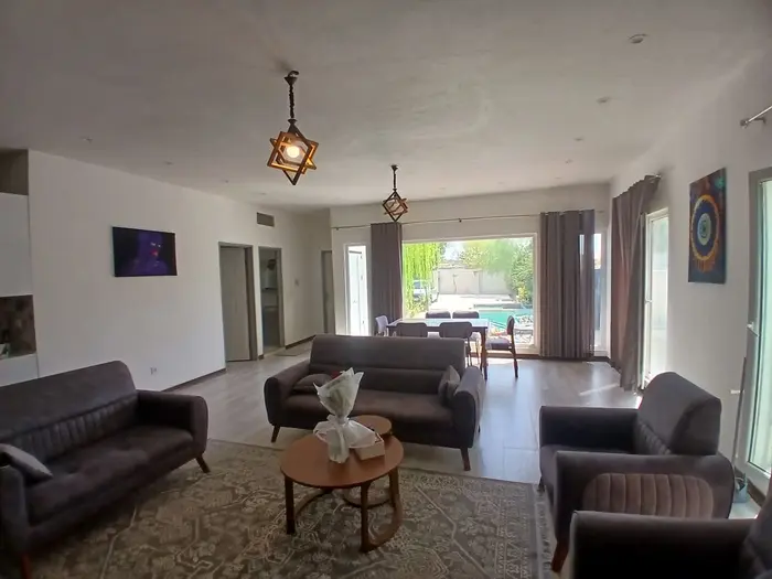 ویلا دوخوابه استخردار آبگرم رزباغ